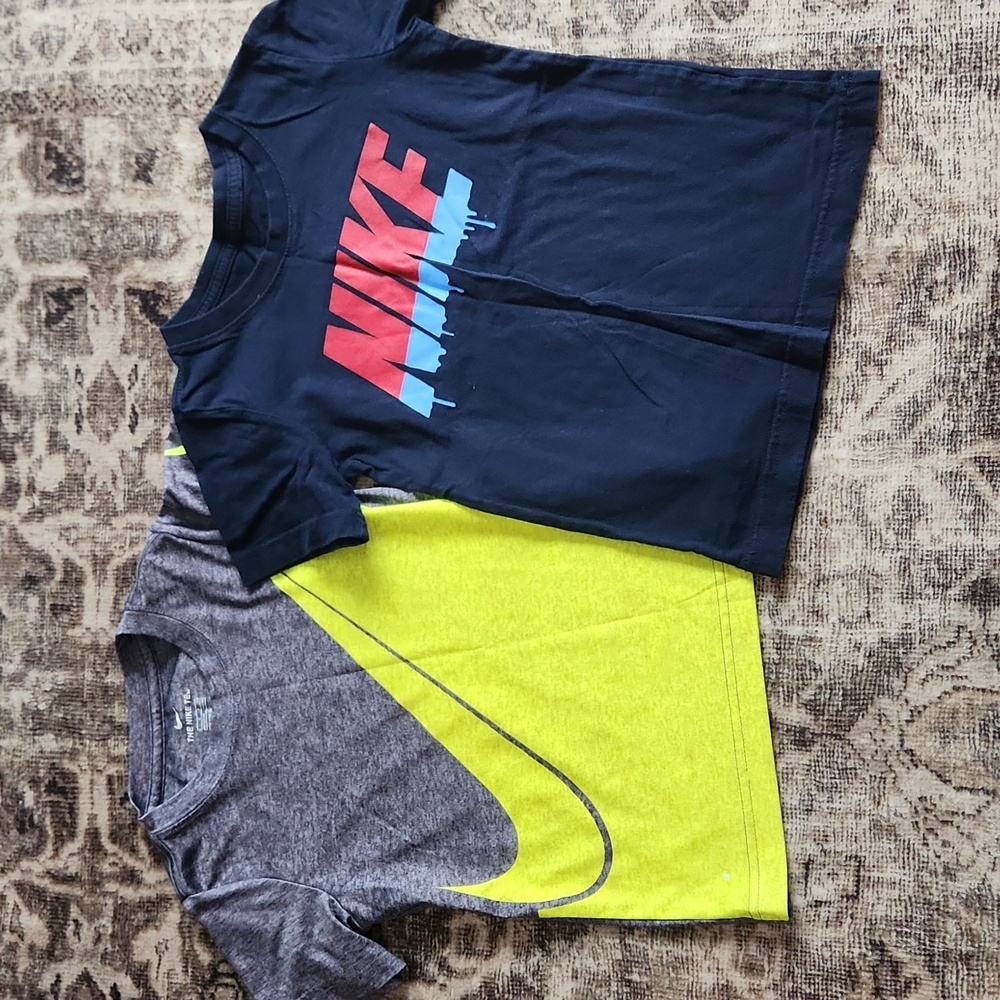 Nike Boys Tees Size Small